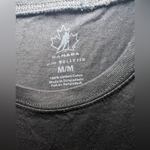 Team Canada Hockey Women’s tshirt - Picture 2 of 3